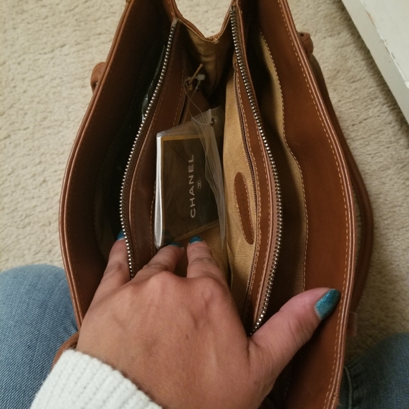 Sale! Vintage Chanel tassel shoulder bag - Picture 10 of 16